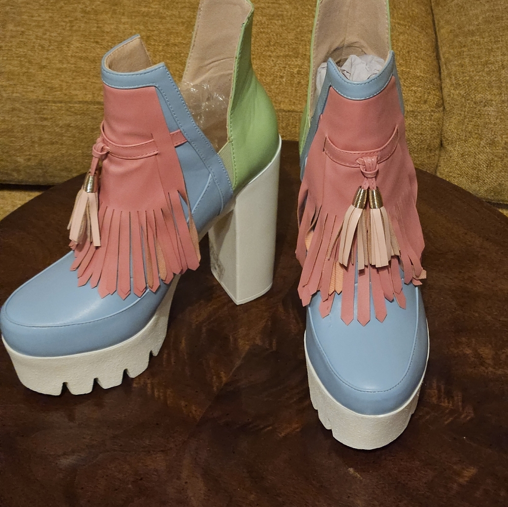 NWOTs Azela Wang Chunky Heel Pastel Boot Shoe Size 9 - Picture 2 of 4